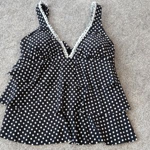 Kenneth Cole Reaction tankini bathing suit top size small